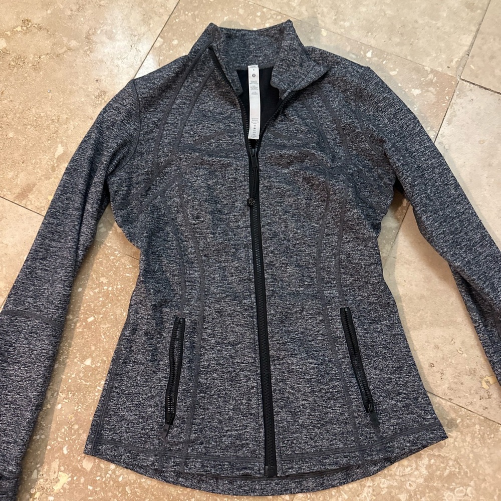 bundle ! 2 lululemon lightweight jackets size 8